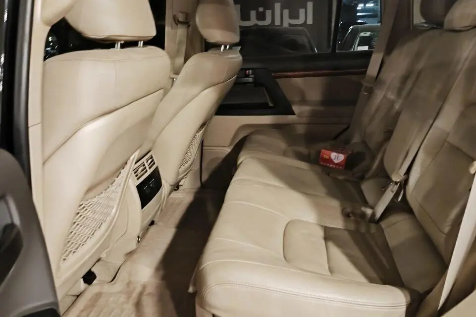 تویوتا،  لندکروز چهار در