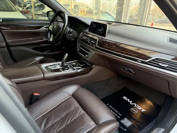 ب ام و، سری 7