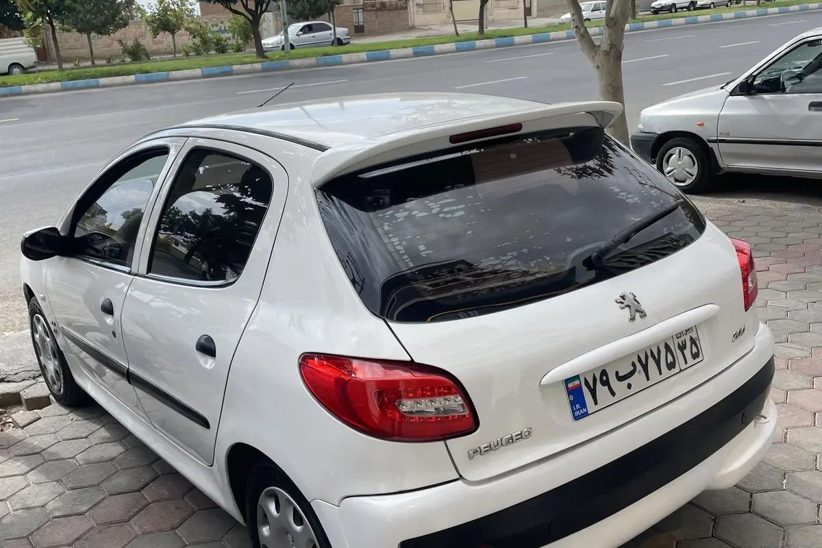 پژو،  206