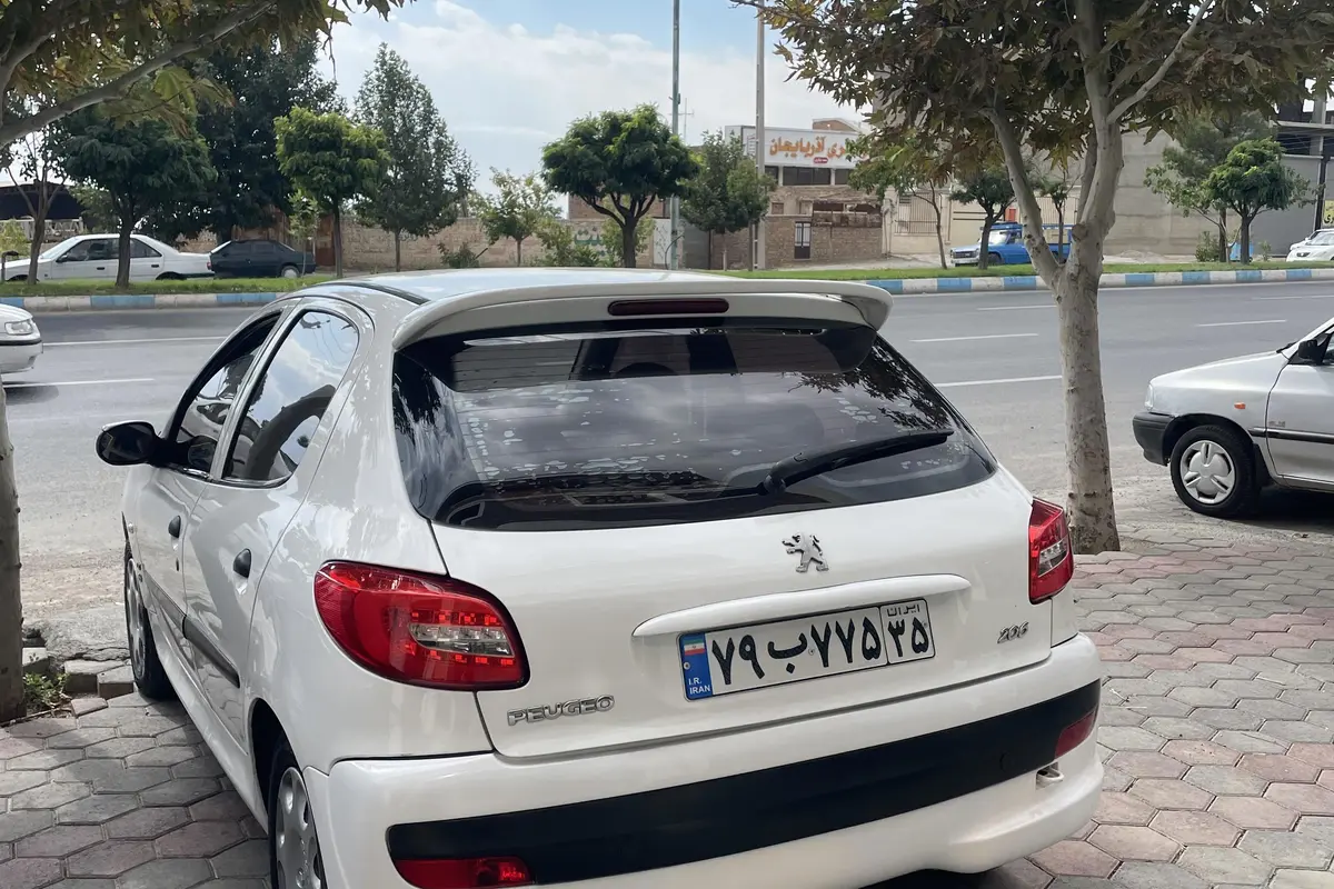 پژو،  206