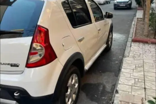 رنو،  ساندرو استپ وی