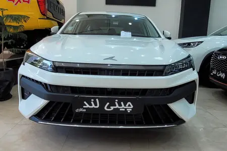 کی ام سی J7