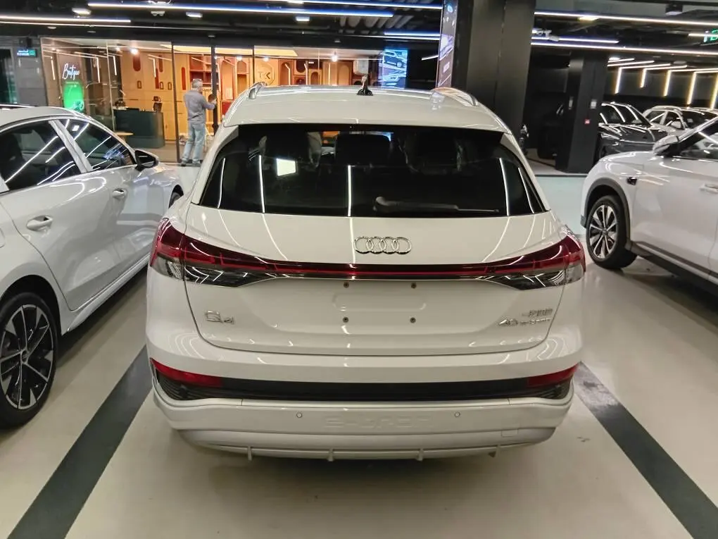 آئودی  Q4 e-tron