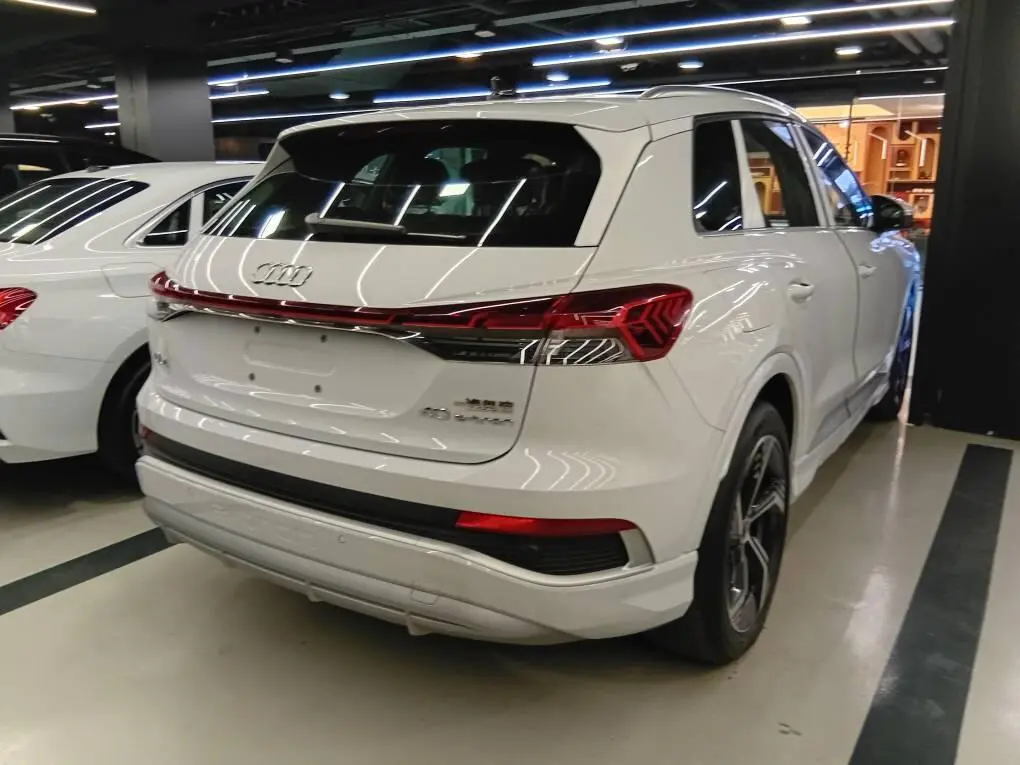 آئودی  Q4 e-tron