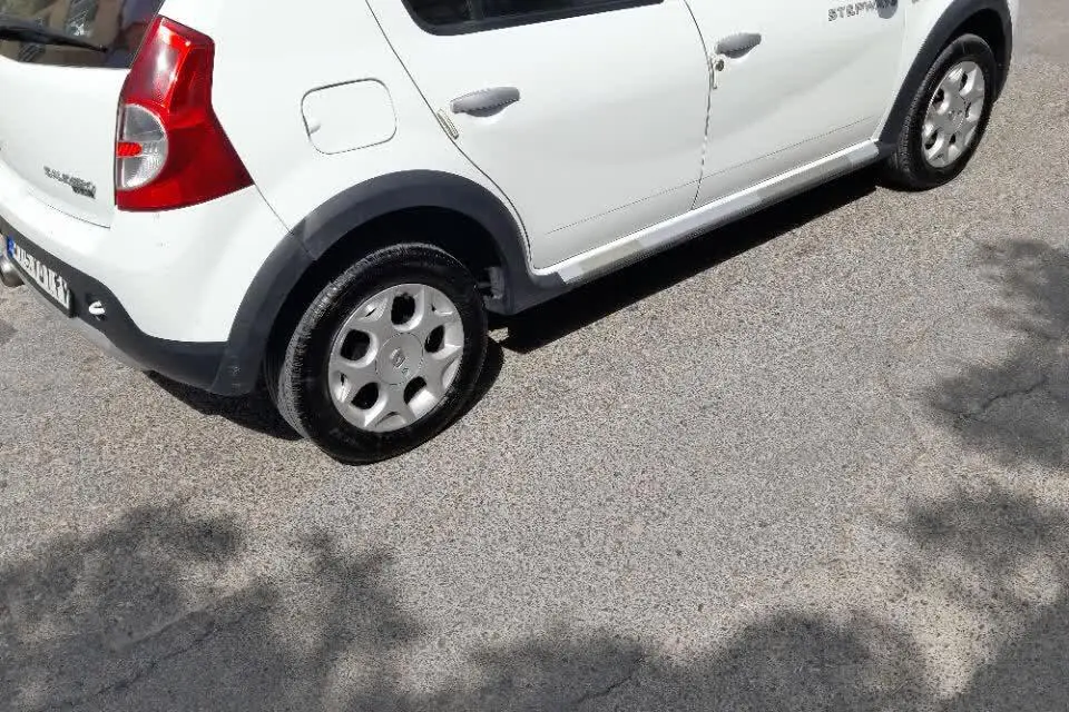 رنو،  ساندرو استپ وی