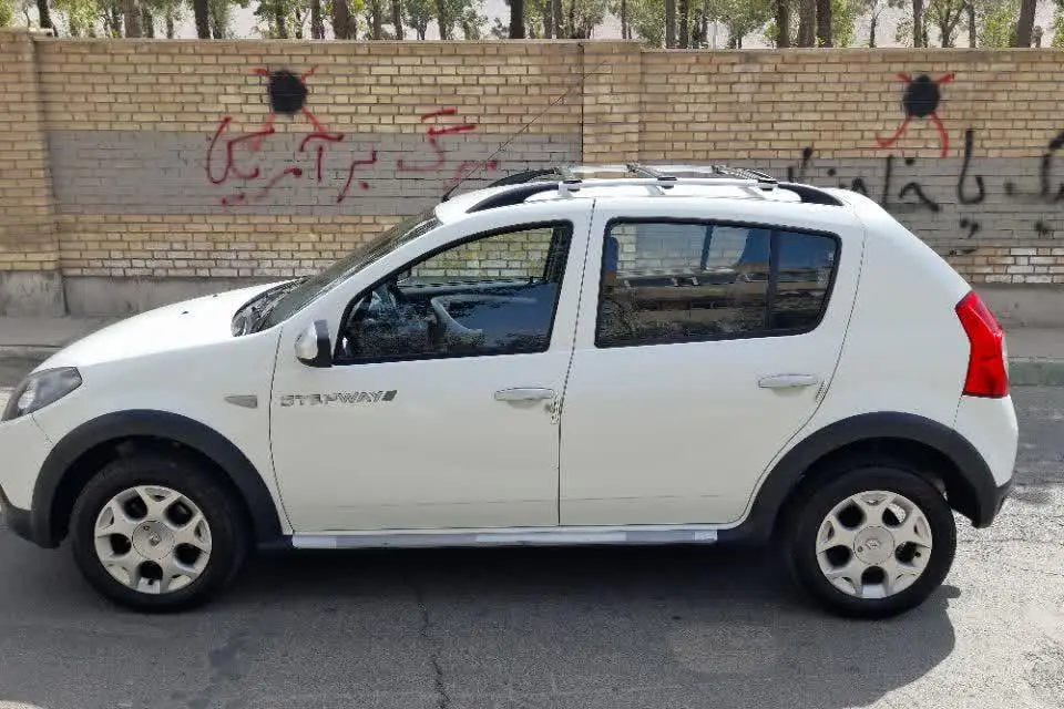 رنو،  ساندرو استپ وی