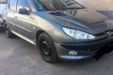 پژو، 206