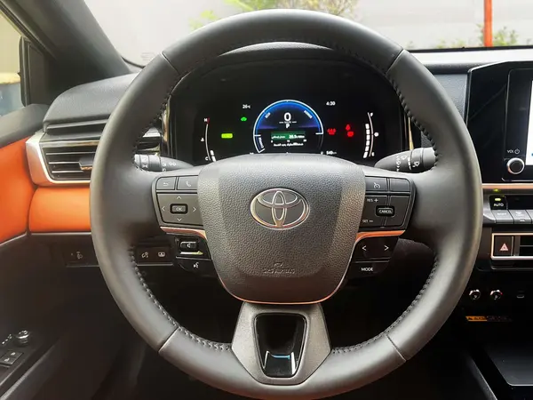 تویوتا، کمری هیبرید