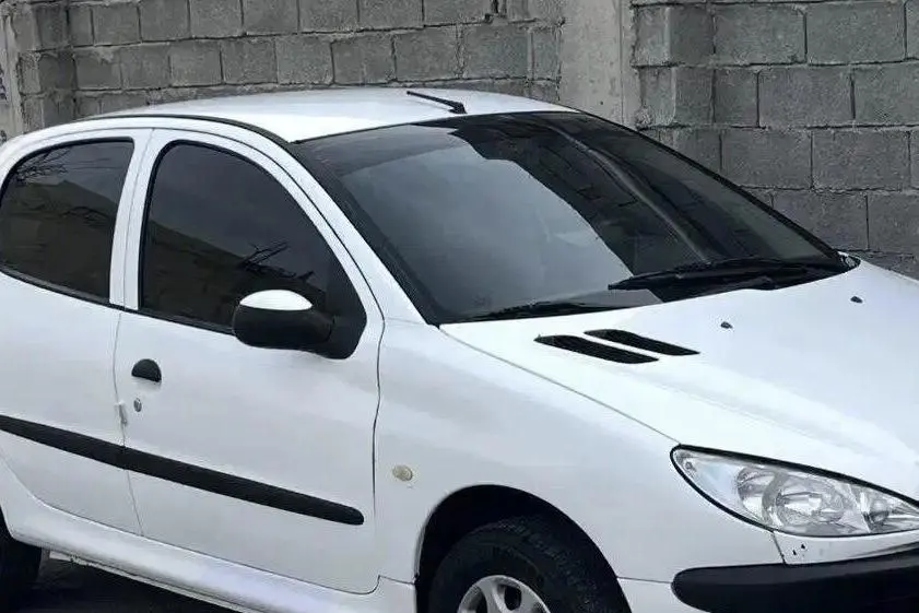 پژو،  206