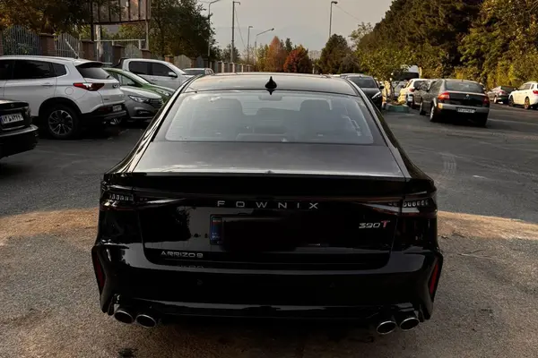 فونیکس  آریزو 8 (Z8)