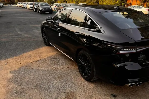 فونیکس  آریزو 8 (Z8)