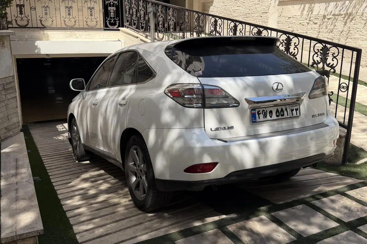 لکسوس،  RX