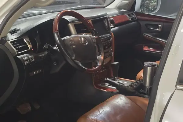 لکسوس  LX