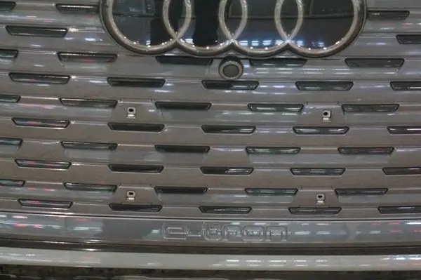 پیش فروش آئودی، Q4 e-tron