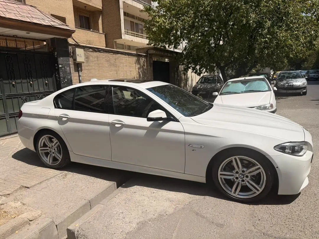 ب ام و،  سری 5 سدان