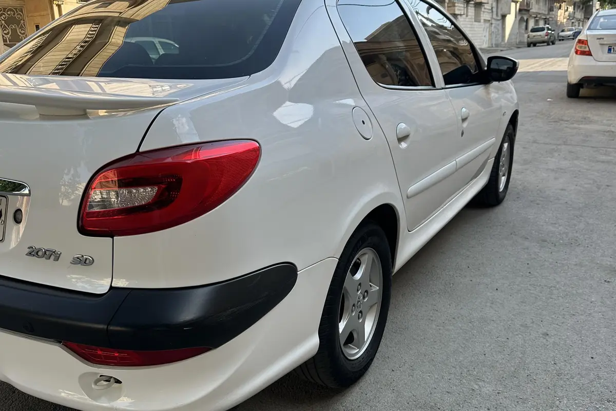 پژو،  207 صندوقدار