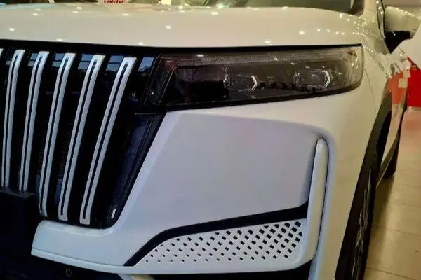 ام وی ام  X77