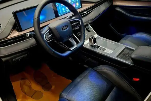 ام وی ام  X77