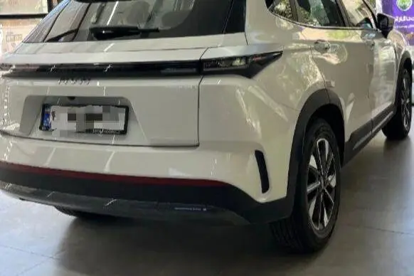 ام وی ام  X77