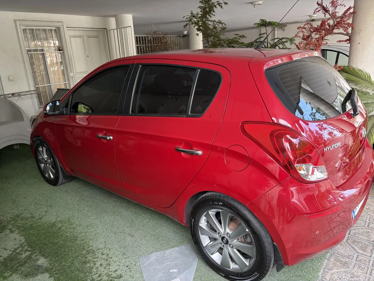 هیوندای  i20