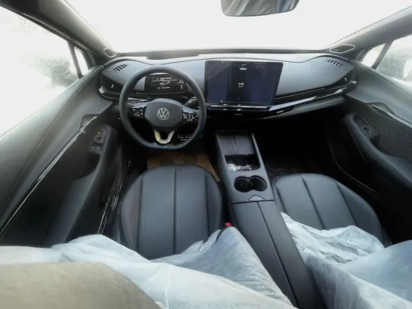 پیش فروش فولکس، آی دی یونیکس