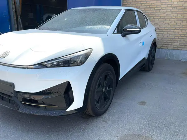 پیش فروش فولکس، آی دی یونیکس