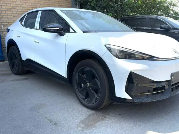 پیش فروش فولکس، آی دی یونیکس