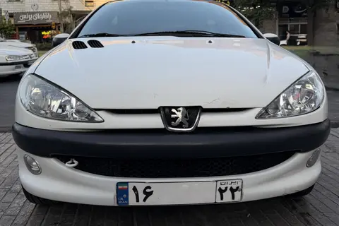 پژو، 206