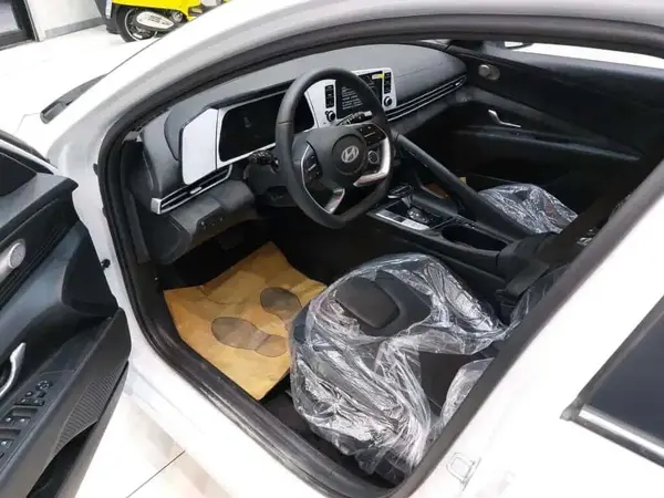 هیوندای، النترا