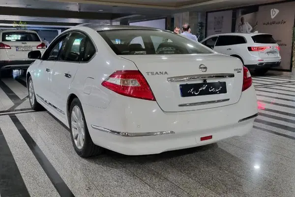 نیسان  تی ینا (مونتاژ)