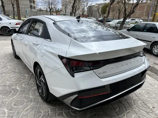 هیوندای، النترا