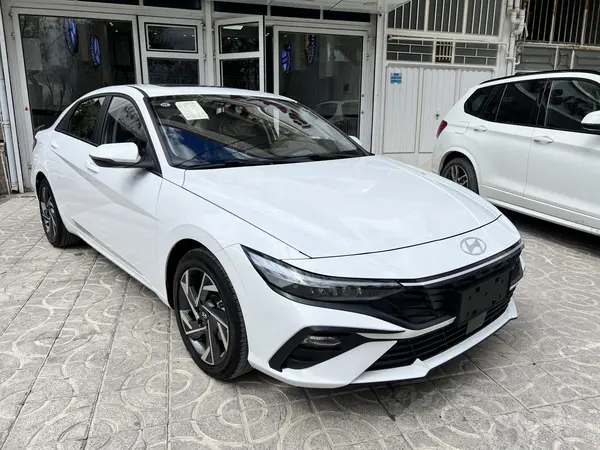 هیوندای، النترا