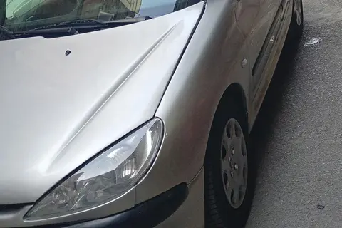 پژو، 206