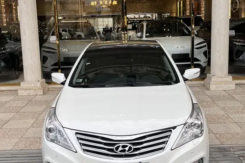 هیوندای، آزرا (گرنجور)