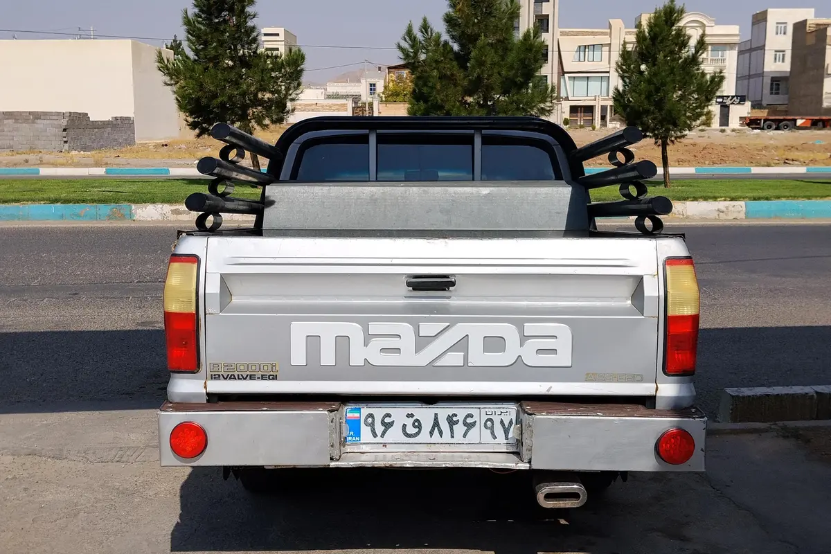 مزدا،  وانت دوکابين