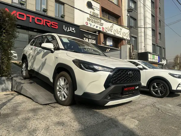 تویوتا، کرولا کراس هیبرید