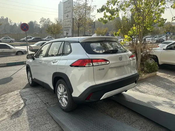 تویوتا، کرولا کراس هیبرید