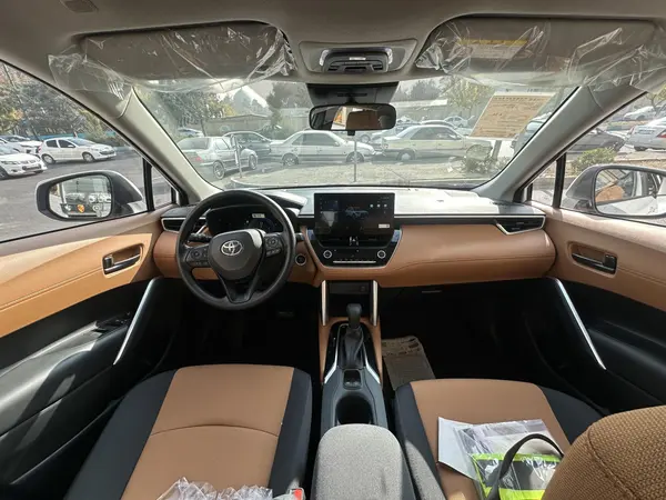 تویوتا، کرولا کراس هیبرید