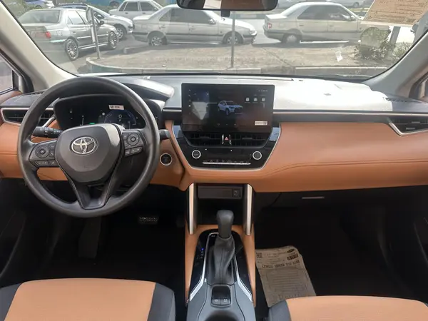 تویوتا، کرولا کراس هیبرید