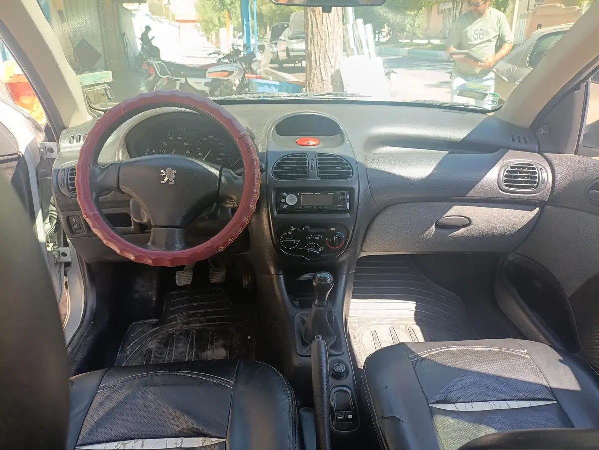 پژو،  206