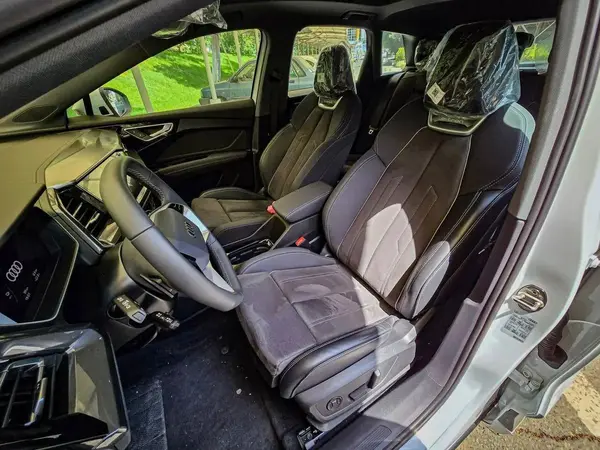 پیش فروش آئودی، Q4 e-tron