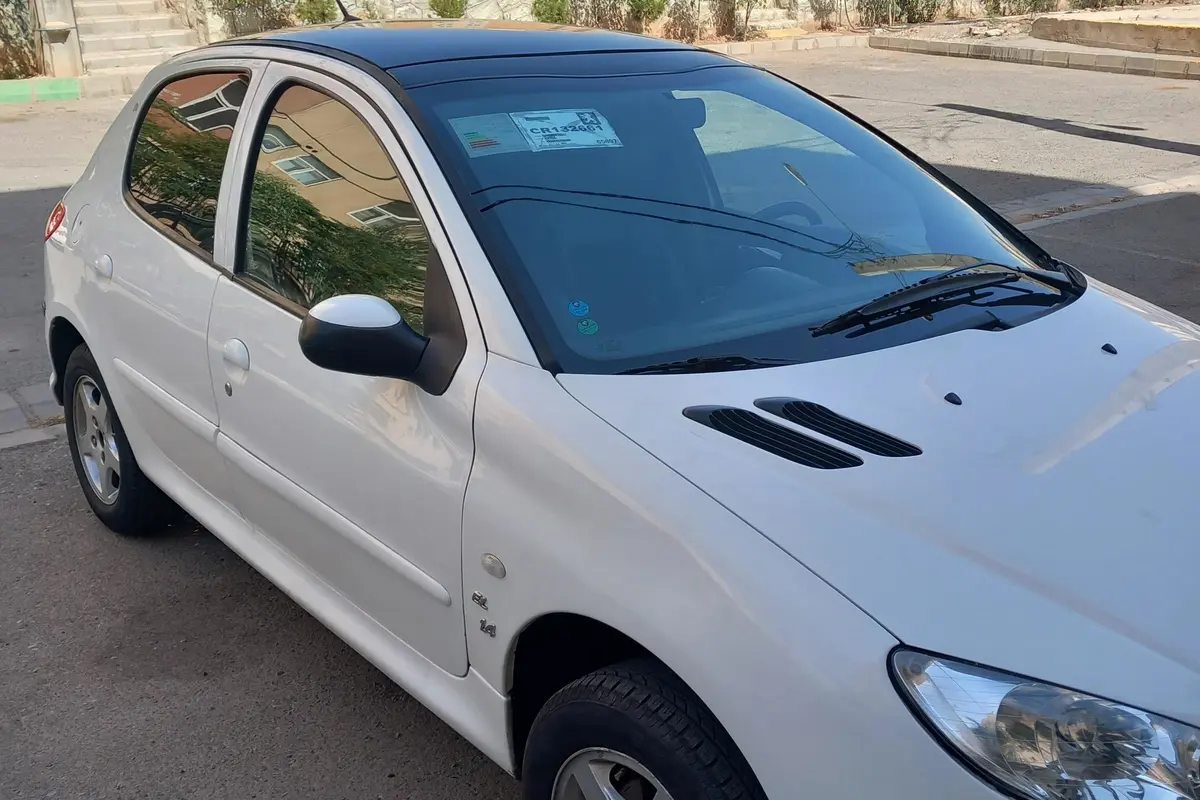 پژو،  206