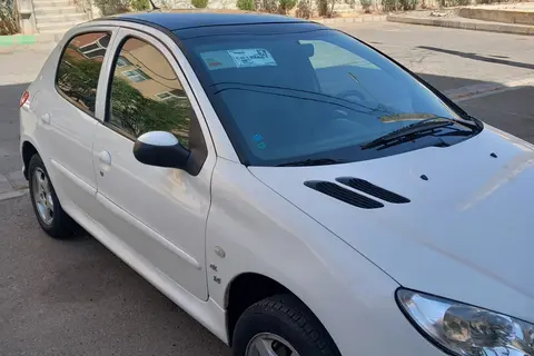 پژو، 206