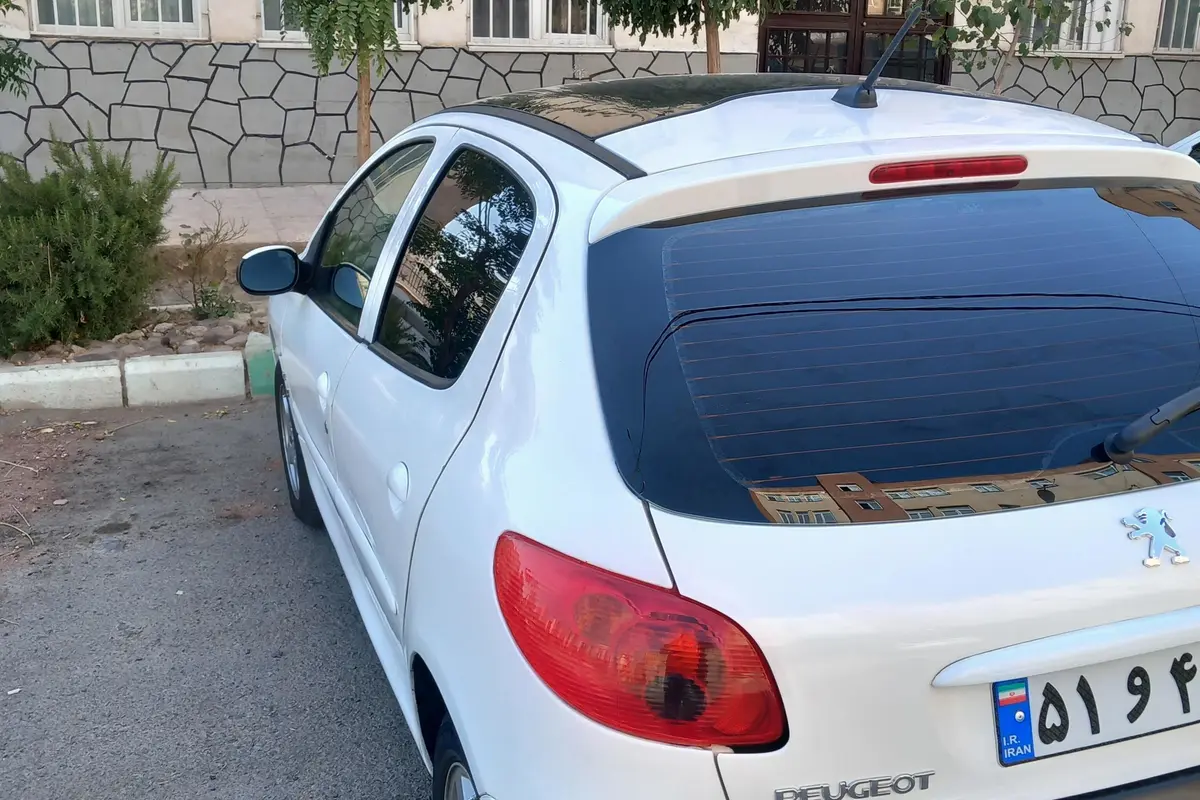 پژو،  206