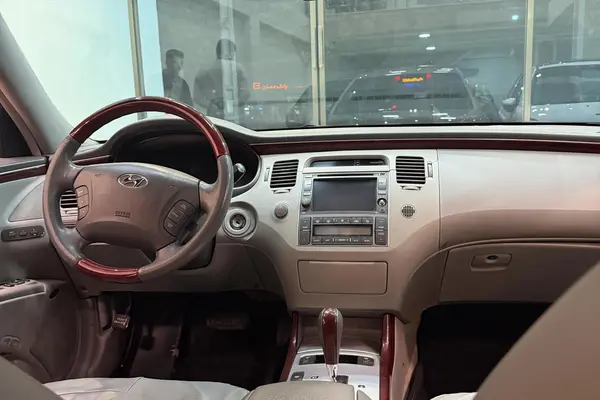 هیوندای، آزرا (گرنجور)