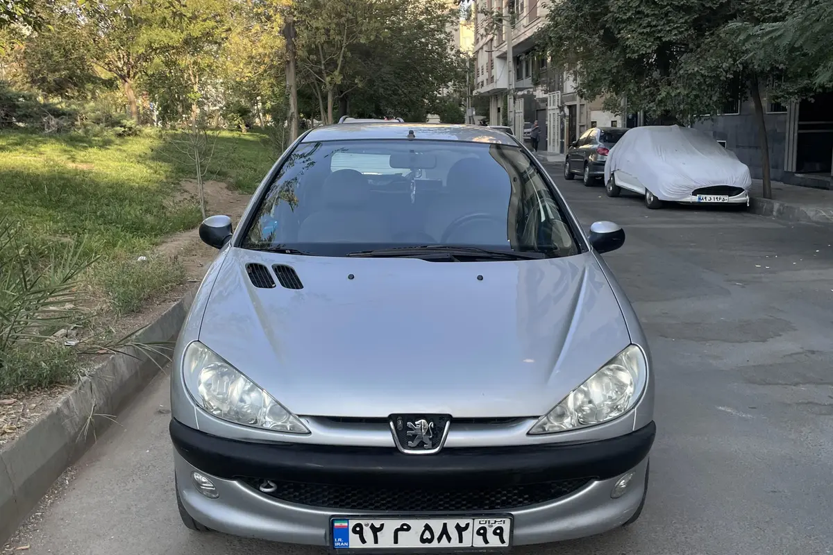 پژو،  206