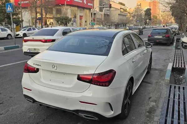 بنز، کلاس A سدان