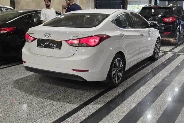 هیوندای  النترا