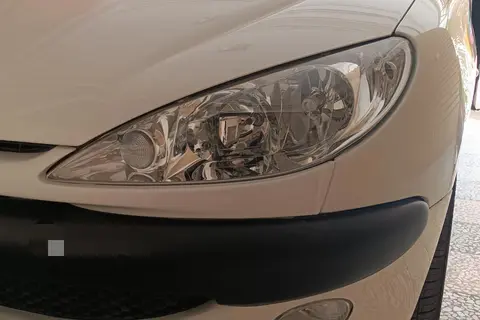 پژو، 206