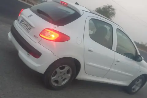 پژو، 207
